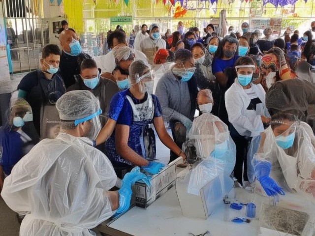 混阳志愿者参与核酸采样?社区回应,系信息误读,实际为已完成康复的阳康人员