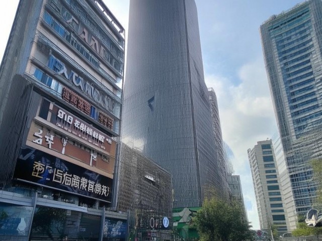 青岛新增本土无症状感染者129例，疫情防控措施持续强化